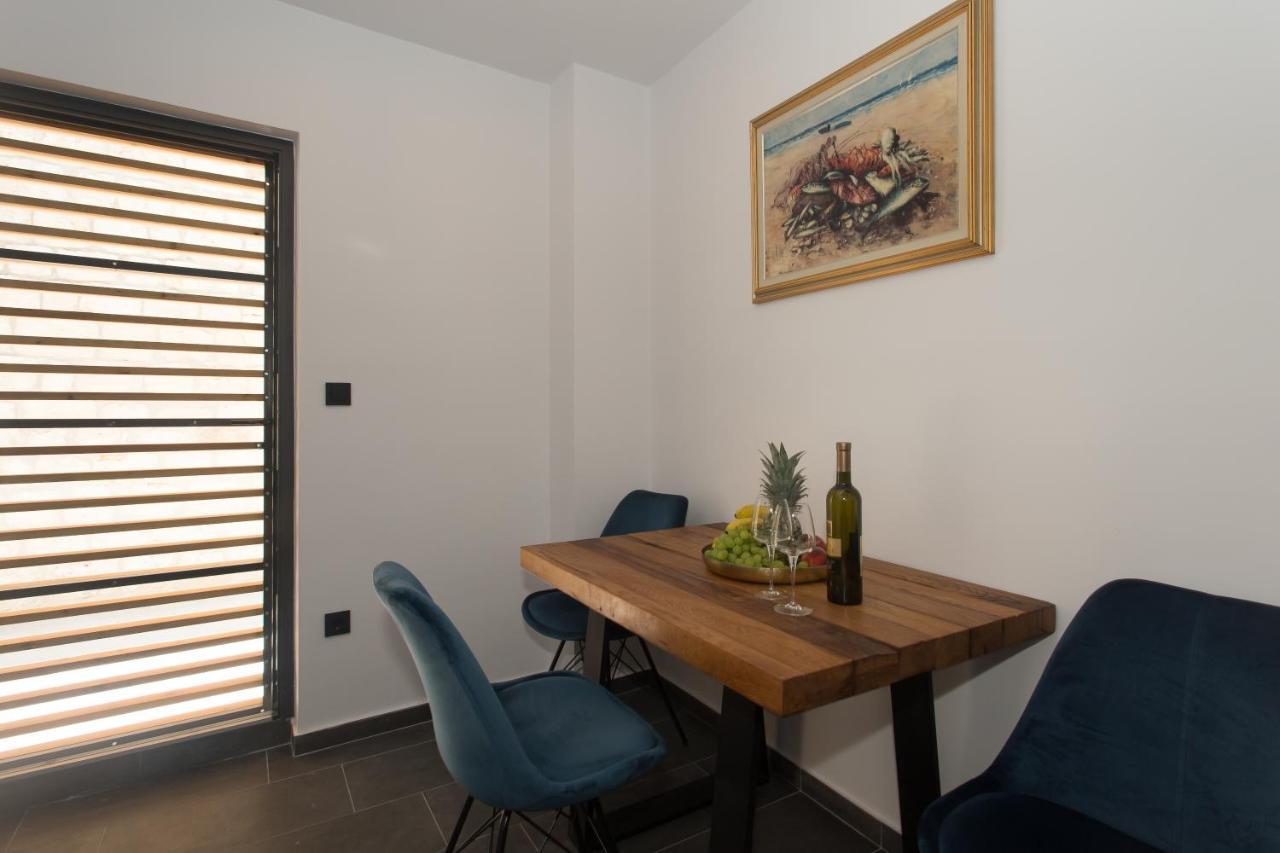 Amaizing Apartment Near Airport Kastel Stafilic Ngoại thất bức ảnh