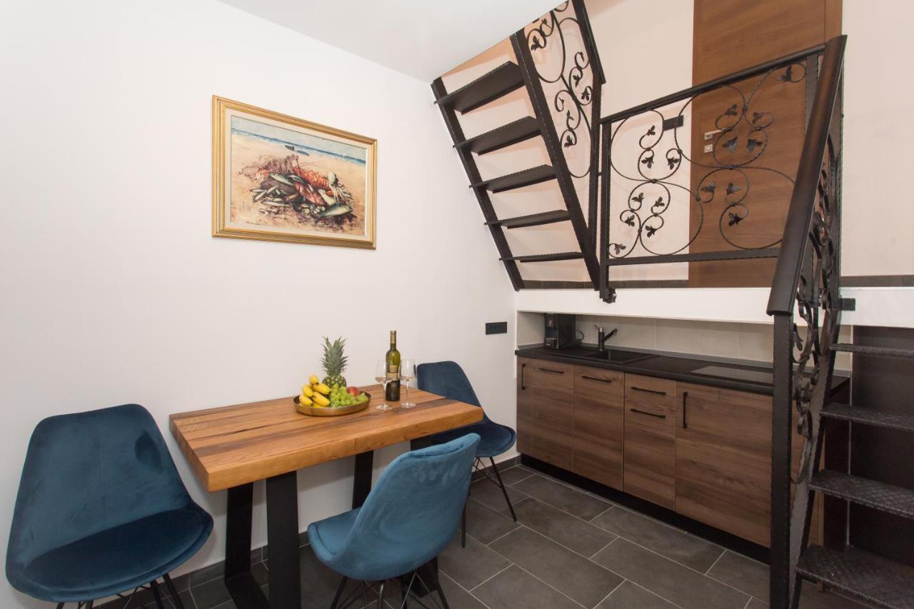 Amaizing Apartment Near Airport Kastel Stafilic Ngoại thất bức ảnh