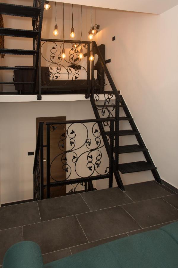 Amaizing Apartment Near Airport Kastel Stafilic Ngoại thất bức ảnh