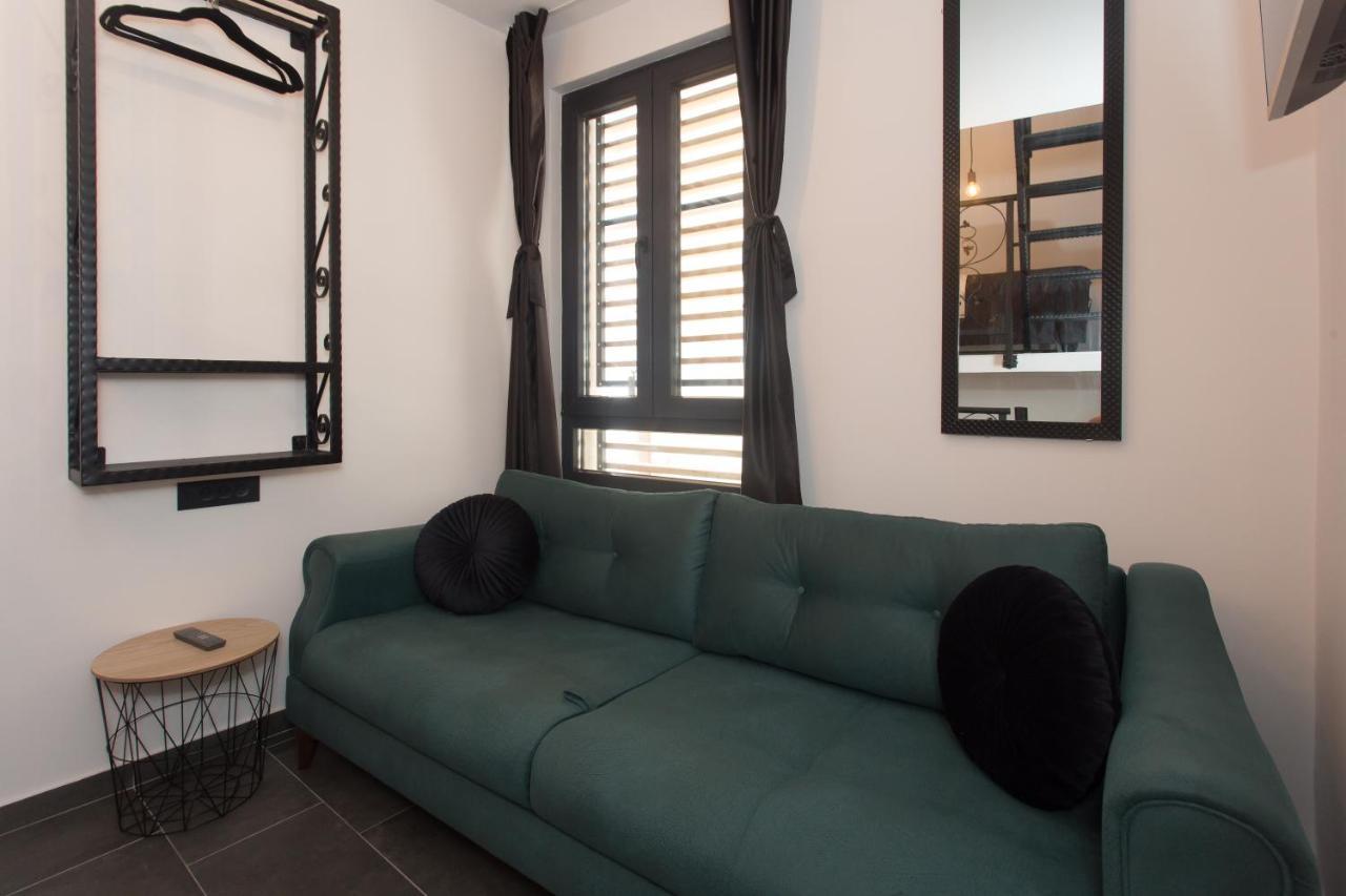 Amaizing Apartment Near Airport Kastel Stafilic Ngoại thất bức ảnh