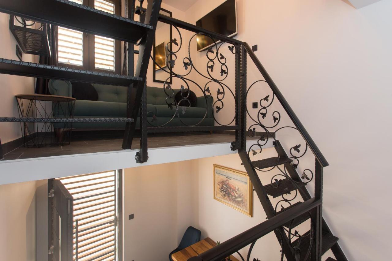 Amaizing Apartment Near Airport Kastel Stafilic Ngoại thất bức ảnh